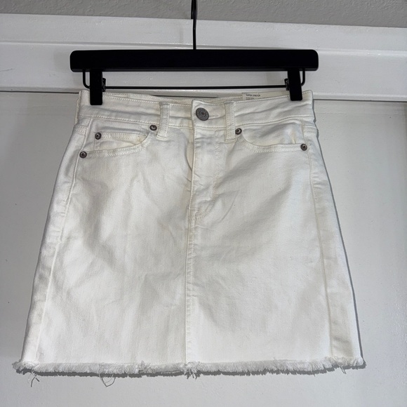 American Eagle Outfitters Cream Mini Skirt - Picture 1 of 4